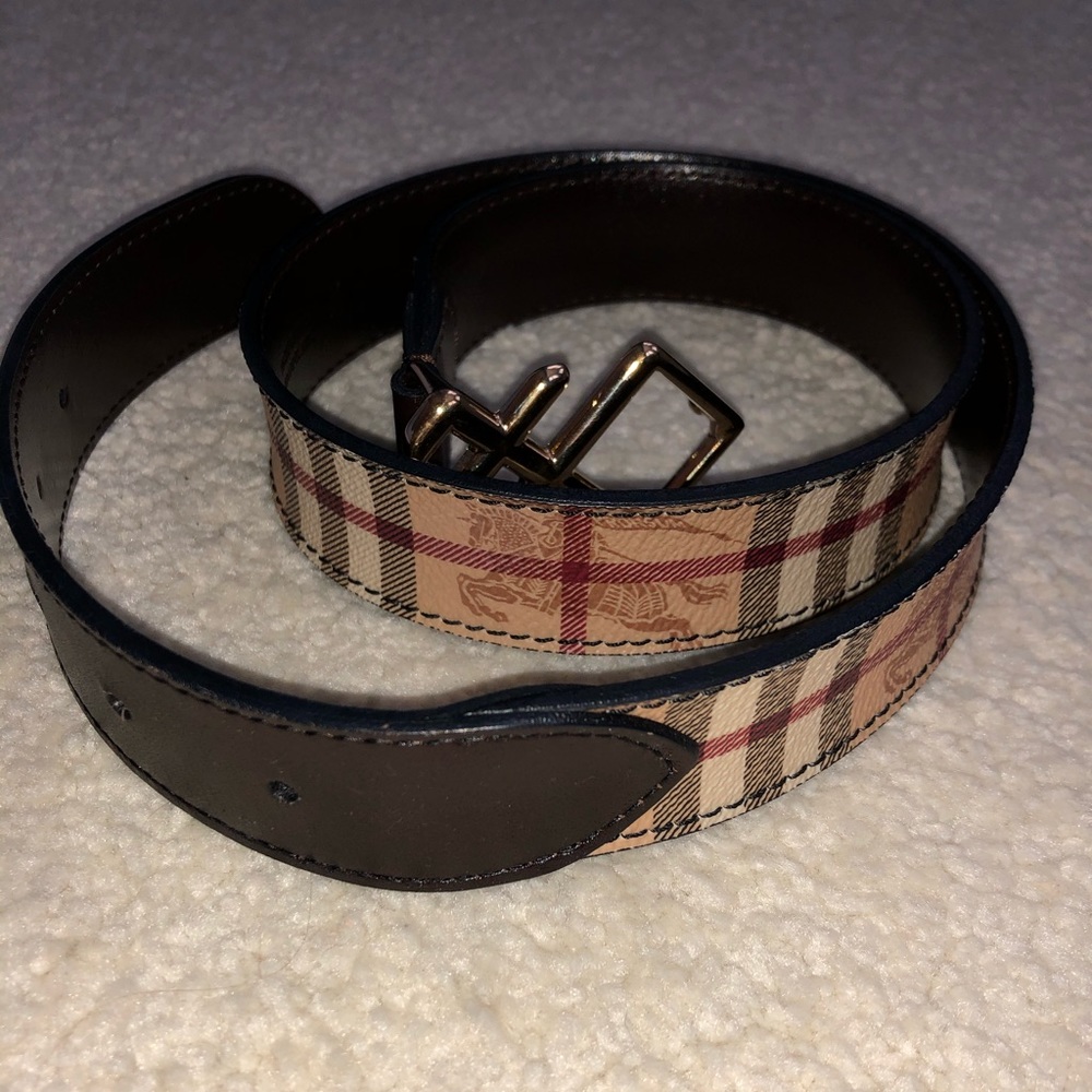 Women’s Burberry belt